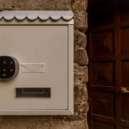 Dimora La Sapienza - Historical - Italywego شقة *